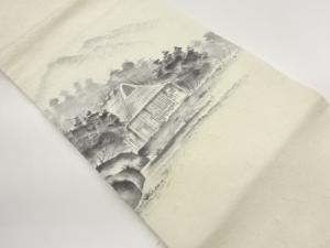 作家物　ひげ紬手描き家屋に木々・山並模様名古屋帯